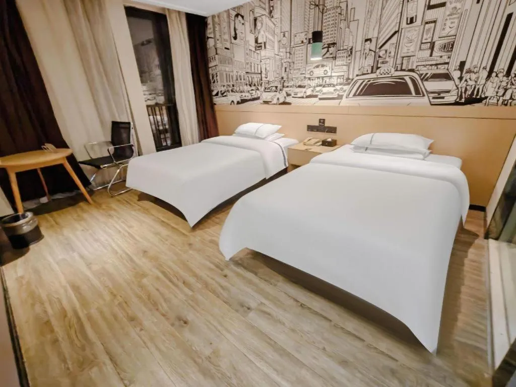 Bed in City Comfort Inn Wuhan Baibuting