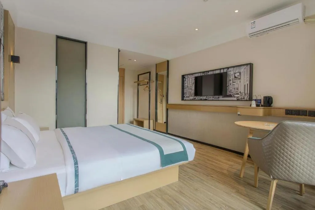 Bed in City Comfort Inn Wuhan Baibuting