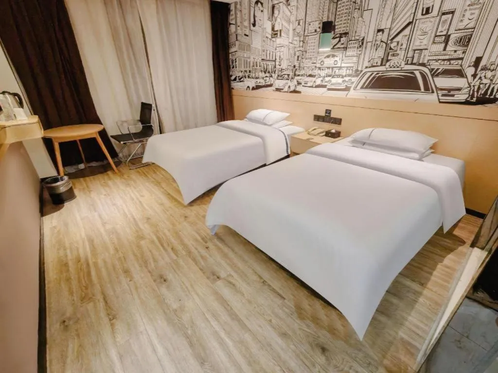 Bed in City Comfort Inn Wuhan Baibuting