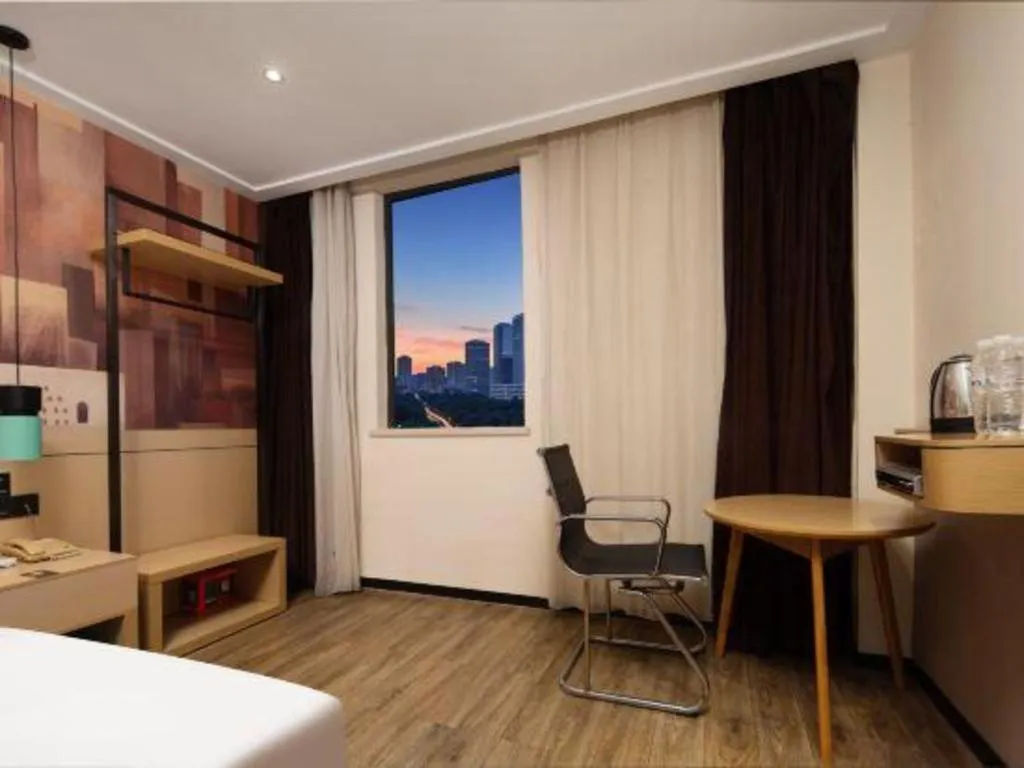 Bed in City Comfort Inn Wuhan Baibuting