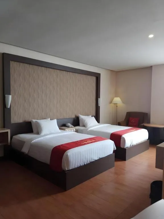 Bed in Grand Dian Hotel Slawi