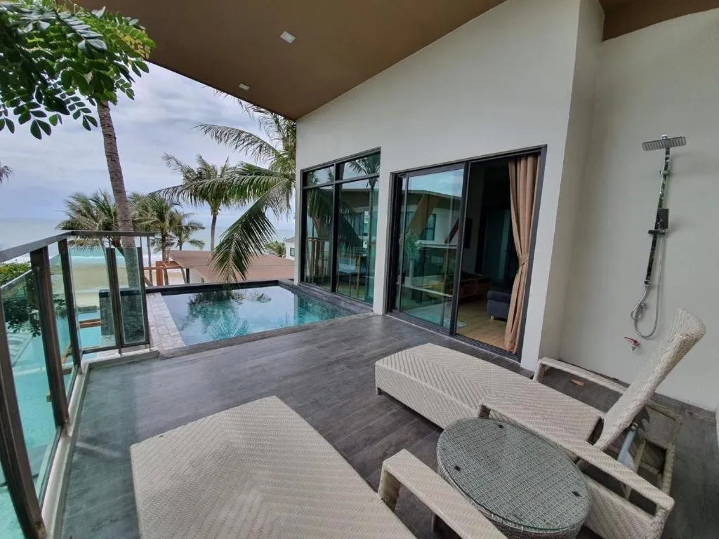 Eco Cozy Beachfront Resort Chaam