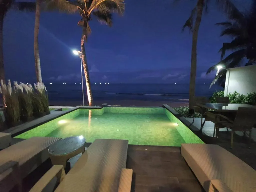 Eco Cozy Beachfront Resort Chaam