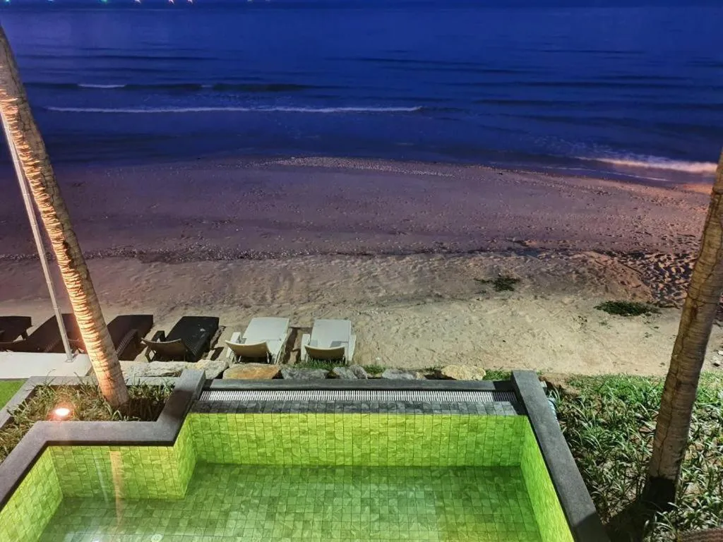 Eco Cozy Beachfront Resort Chaam