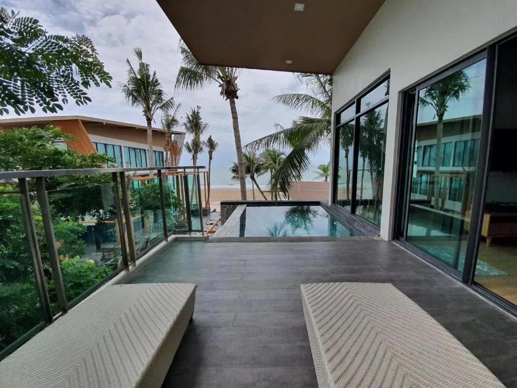 Eco Cozy Beachfront Resort Chaam