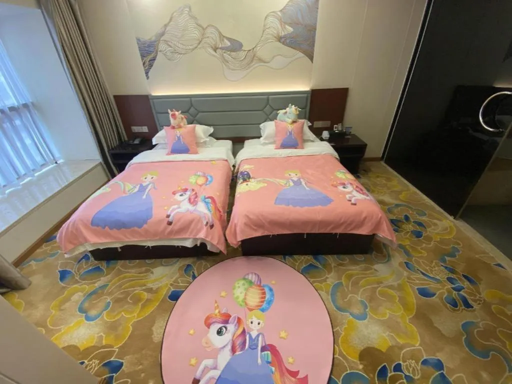 Bed in Oriental Hotel