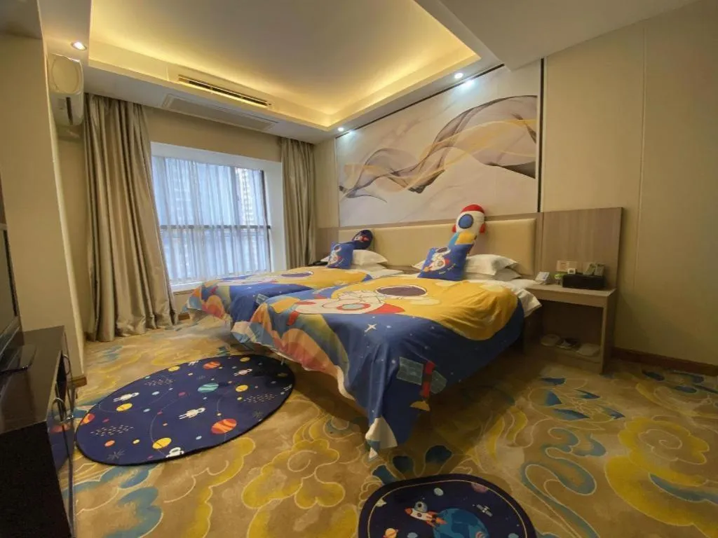 Bed in Oriental Hotel