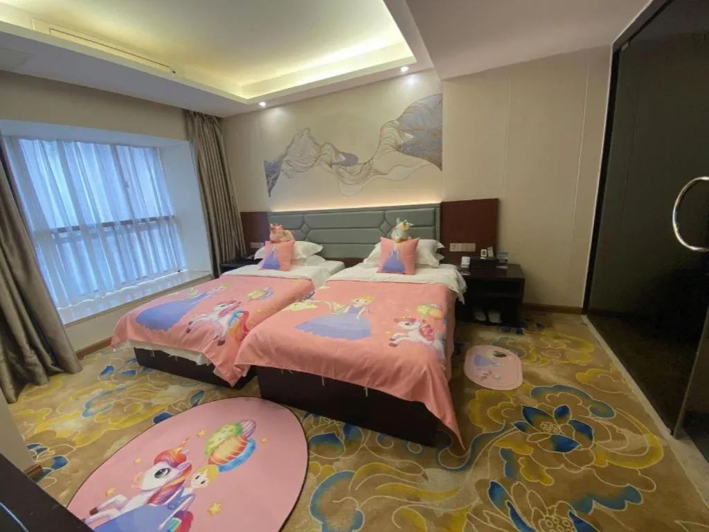 Bed in Oriental Hotel