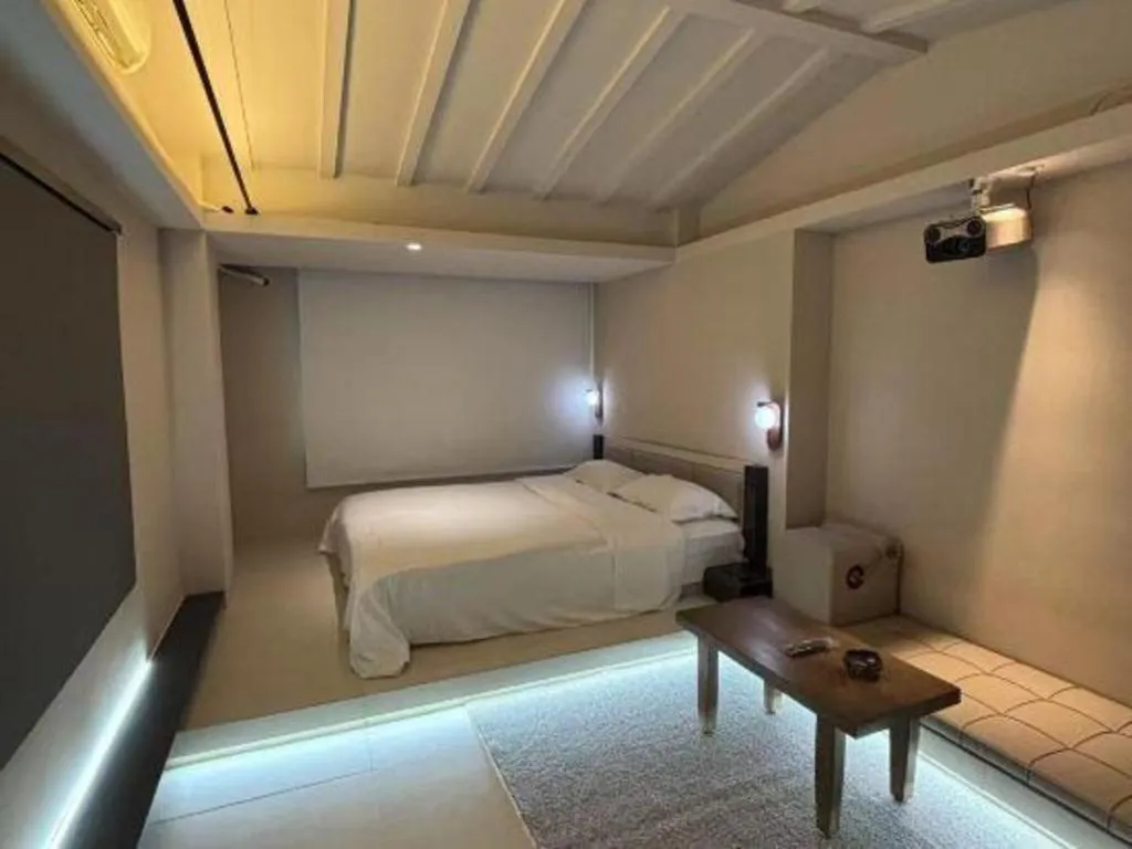 Bed in Oriental Hotel