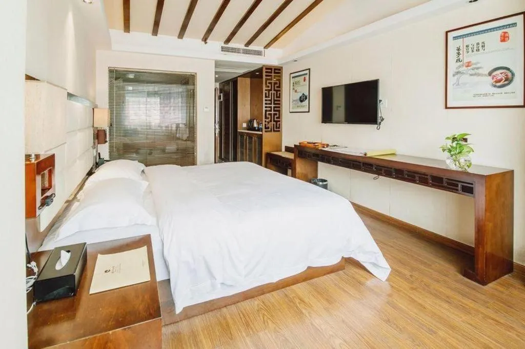 Bed in Oriental Hotel