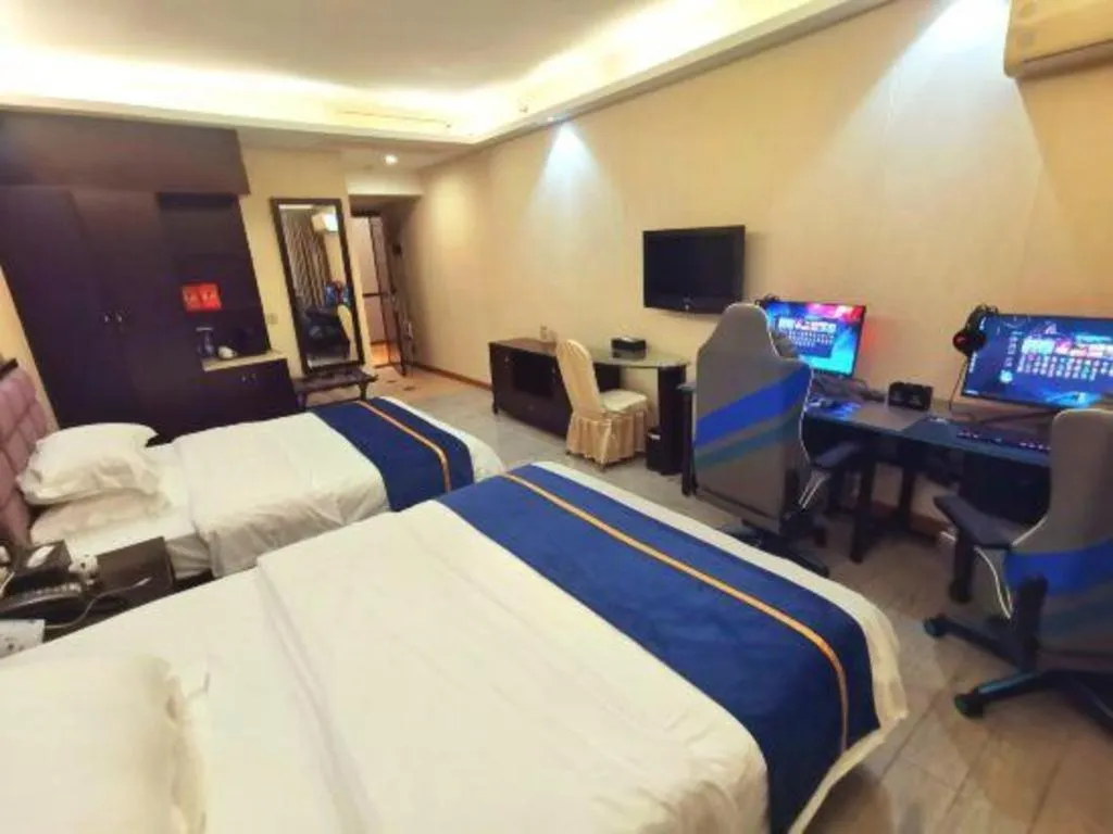 Bed in Oriental Hotel