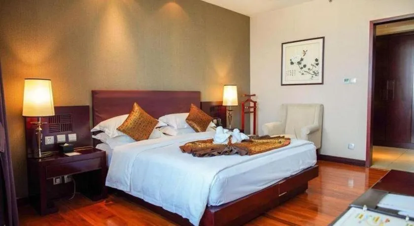 Bed in Kunming Wenhui Hotel