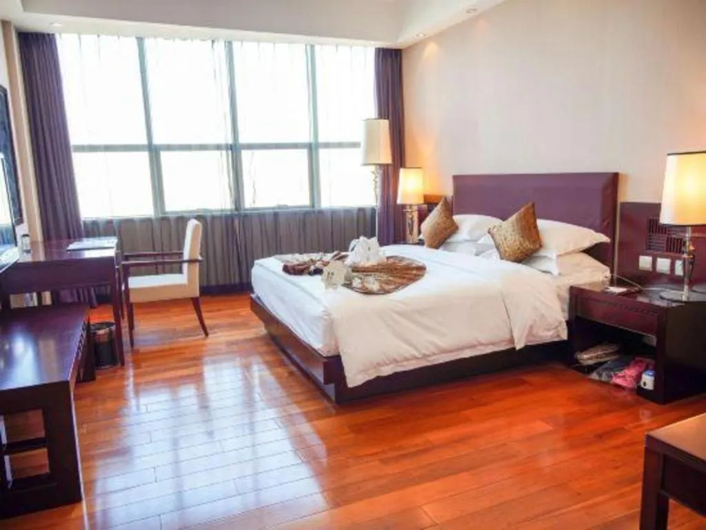 Bed in Kunming Wenhui Hotel