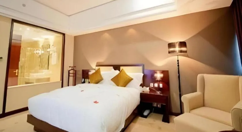 Bed in Kunming Wenhui Hotel