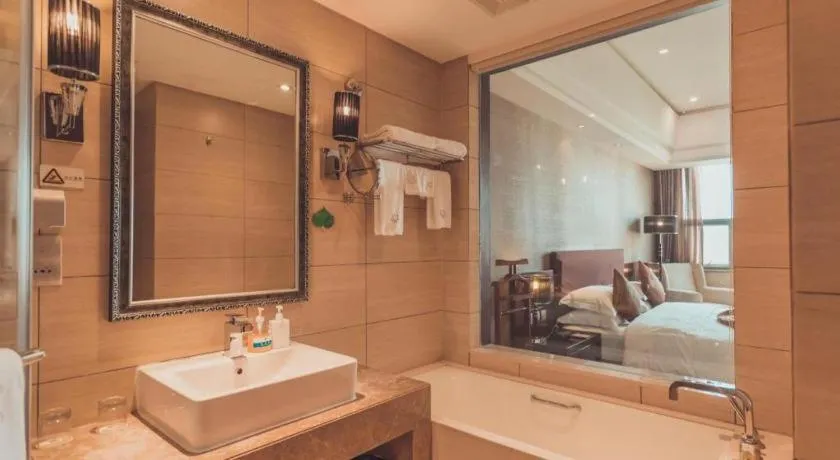 Bed in Kunming Wenhui Hotel