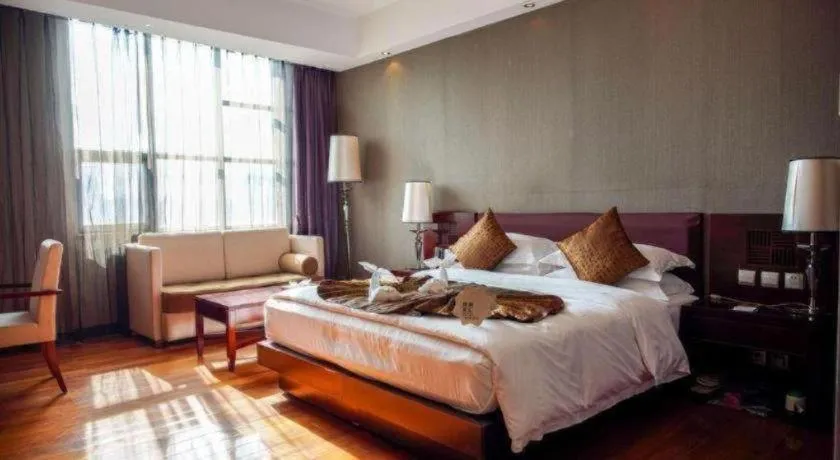 Bed in Kunming Wenhui Hotel