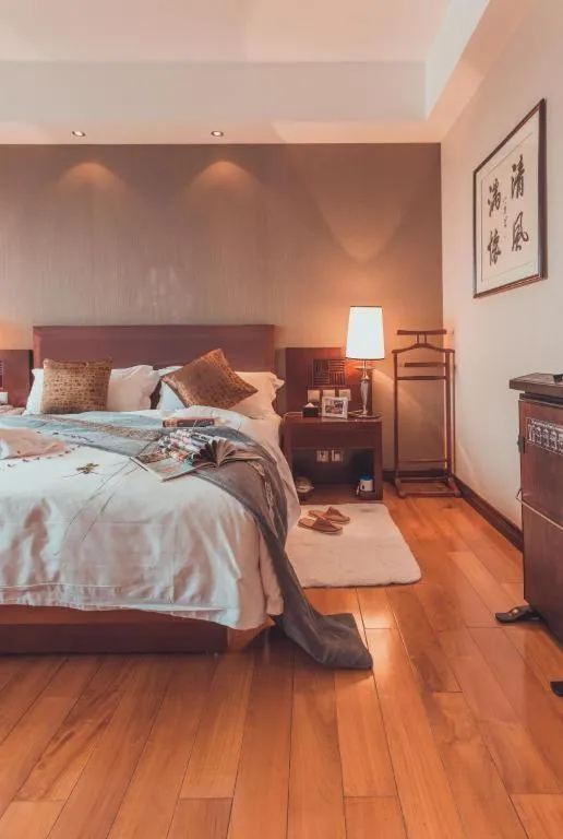 Bed in Kunming Wenhui Hotel