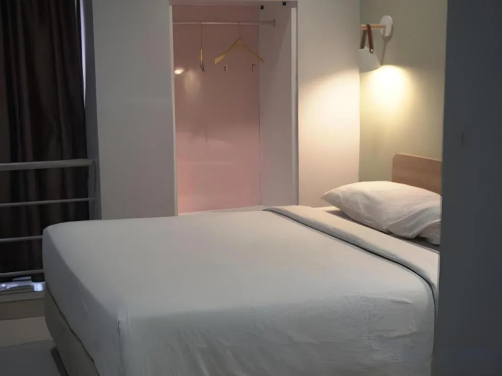 Bed in Hotel Celebes