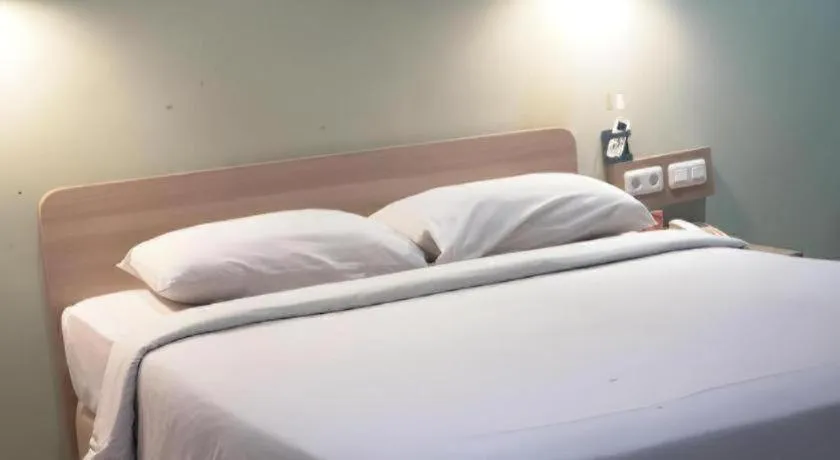 Bed in Hotel Celebes