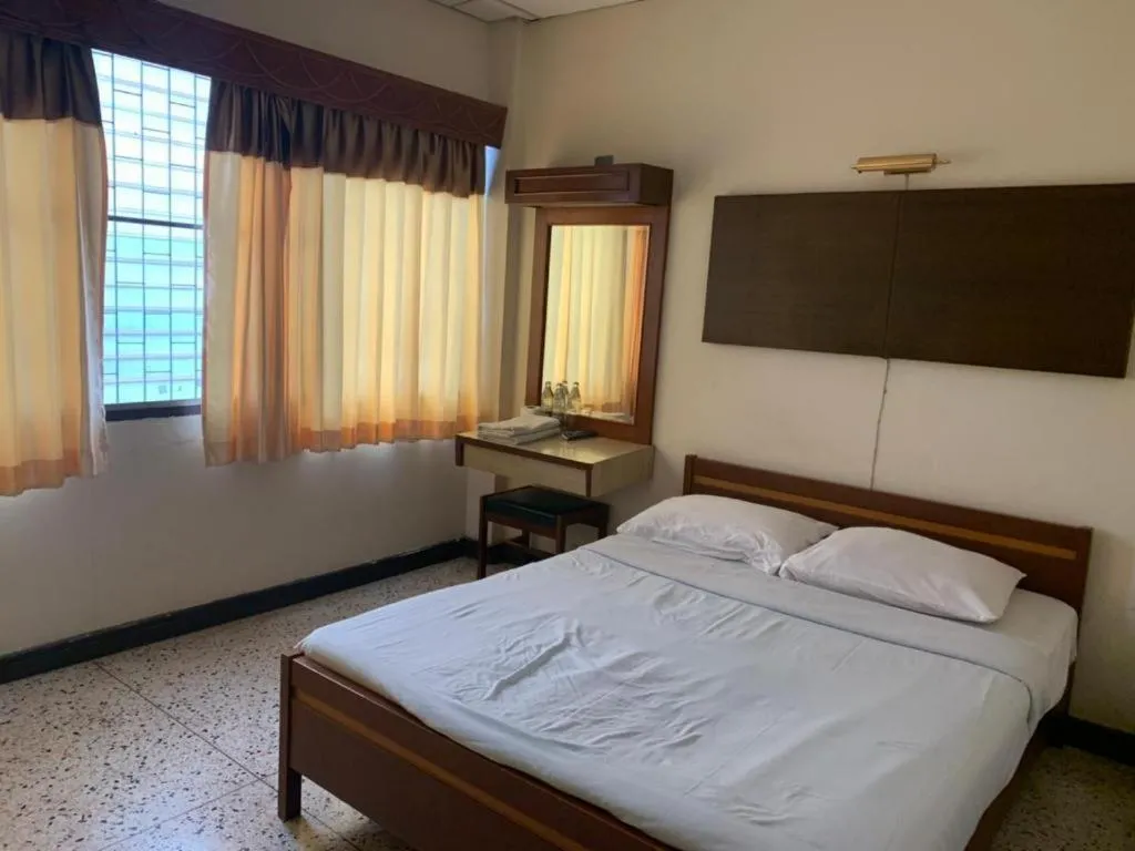Bed in Petchpailyn Hotel