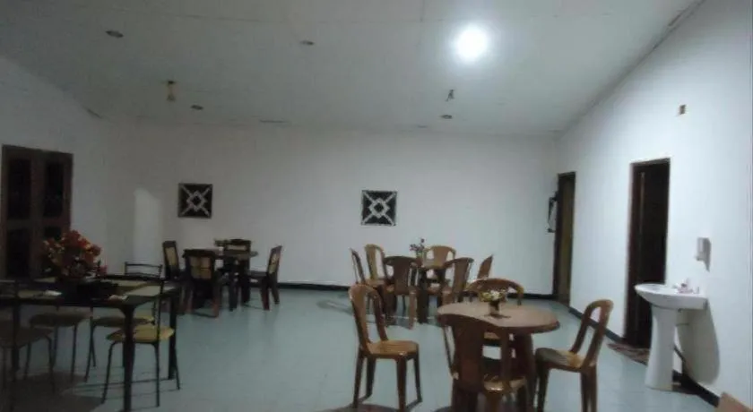 Seven Flowers Hotel