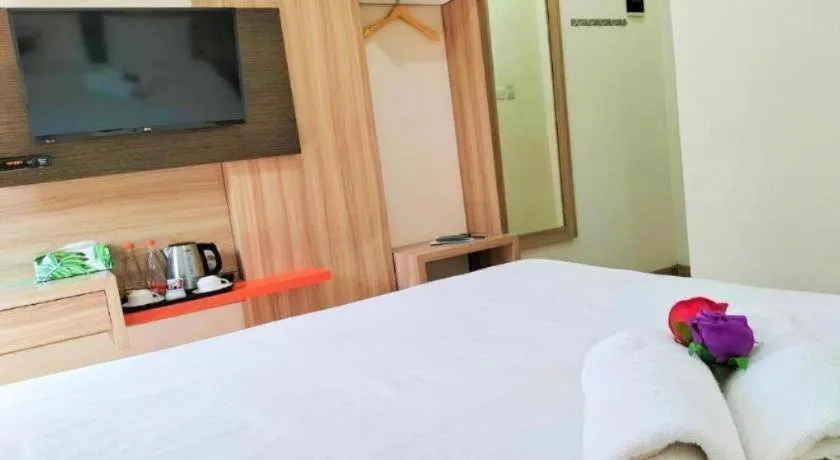 Bed in GARDEN HOTEL MAJALENGKA