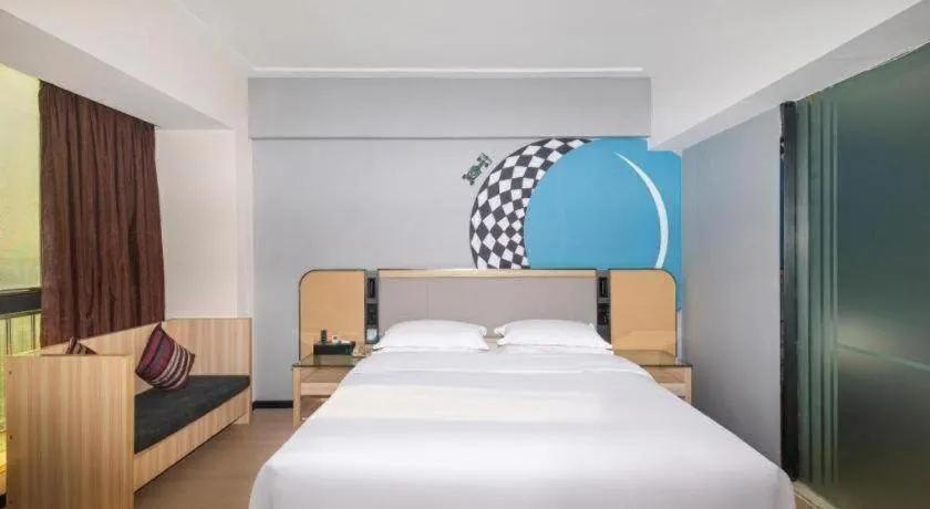 Bed in City Comfort Inn Yongzhou Jinshuiwan