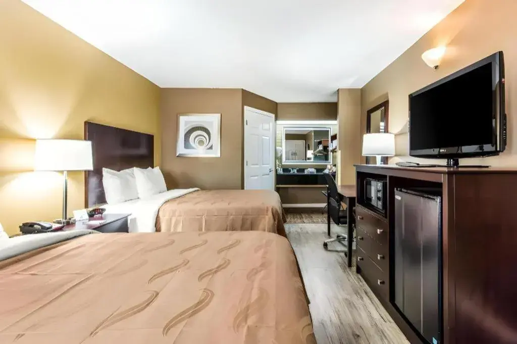 Bed in Quality Inn Bessemer I-20 exit 108 Bed in Quality Inn Bessemer I-20 exit 108