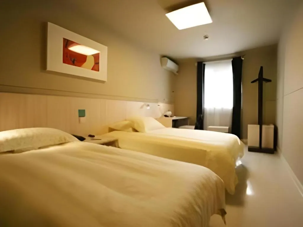 Bed in Jinjiang Inn Tianjin People's Hospital