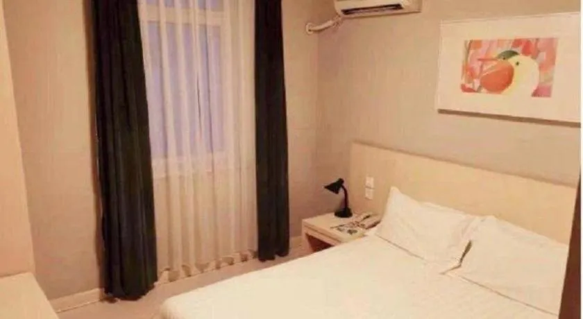 Bed in Jinjiang Inn Tianjin People's Hospital