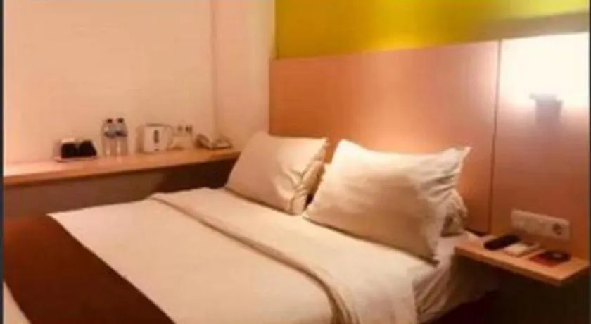 Bed in Front One Hotel Jayapura