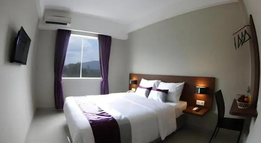 Bed in Amantis Hotel Bed in Amantis Hotel