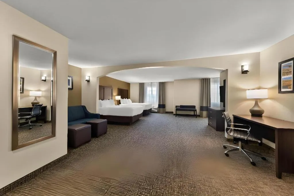 Bed in Comfort Inn & Suites Atoka