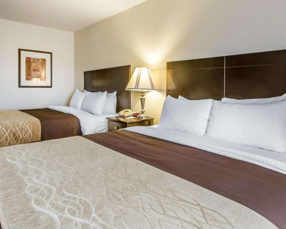 Bed in Comfort Inn & Suites Atoka