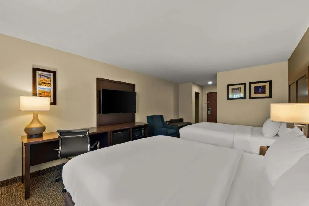 Bed in Comfort Inn & Suites Atoka