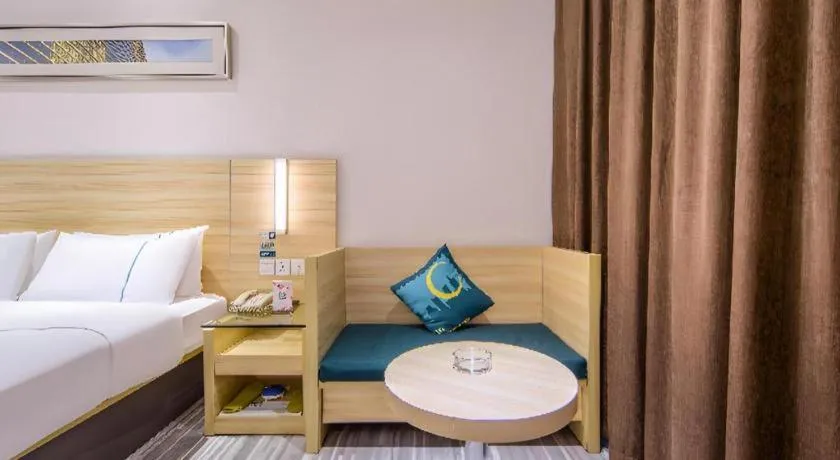 Bed in City Comfort Inn Guangzhou Baiyun Mountain