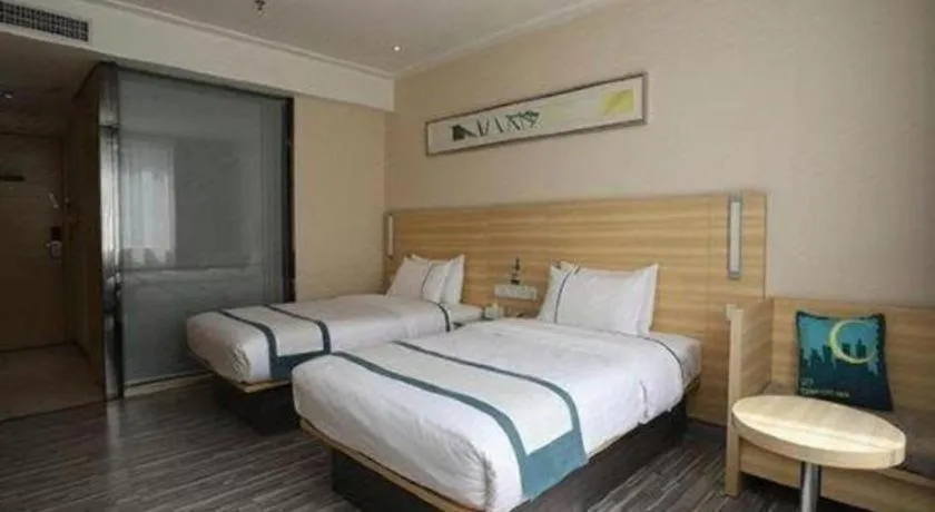 Bed in City Comfort Inn Guangzhou Baiyun Mountain