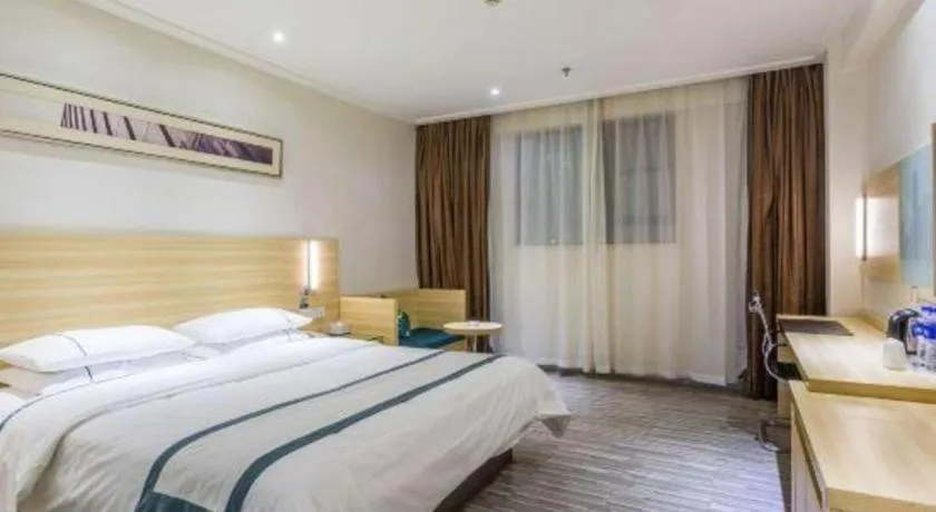 Bed in City Comfort Inn Guangzhou Baiyun Mountain