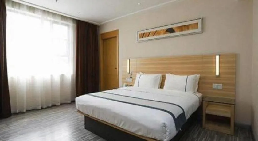 Bed in City Comfort Inn Guangzhou Baiyun Mountain