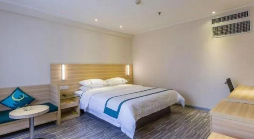 Bed in City Comfort Inn Guangzhou Baiyun Mountain
