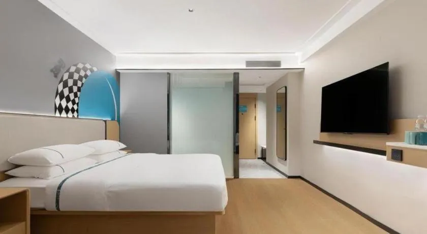 Bed in City Comfort Inn Guangzhou Baiyun Mountain