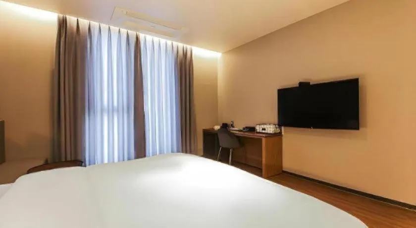 Bed in Gimhae Perfect Hotel