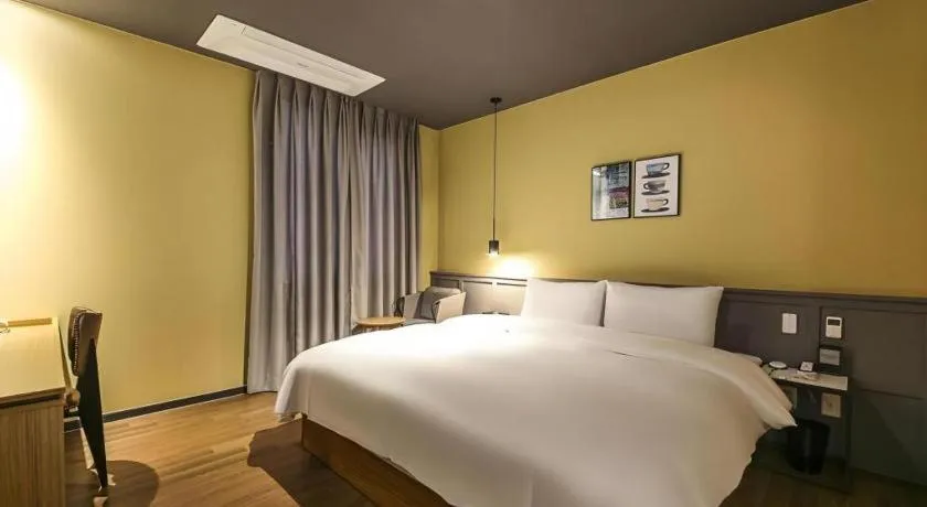 Bed in Gimhae Perfect Hotel