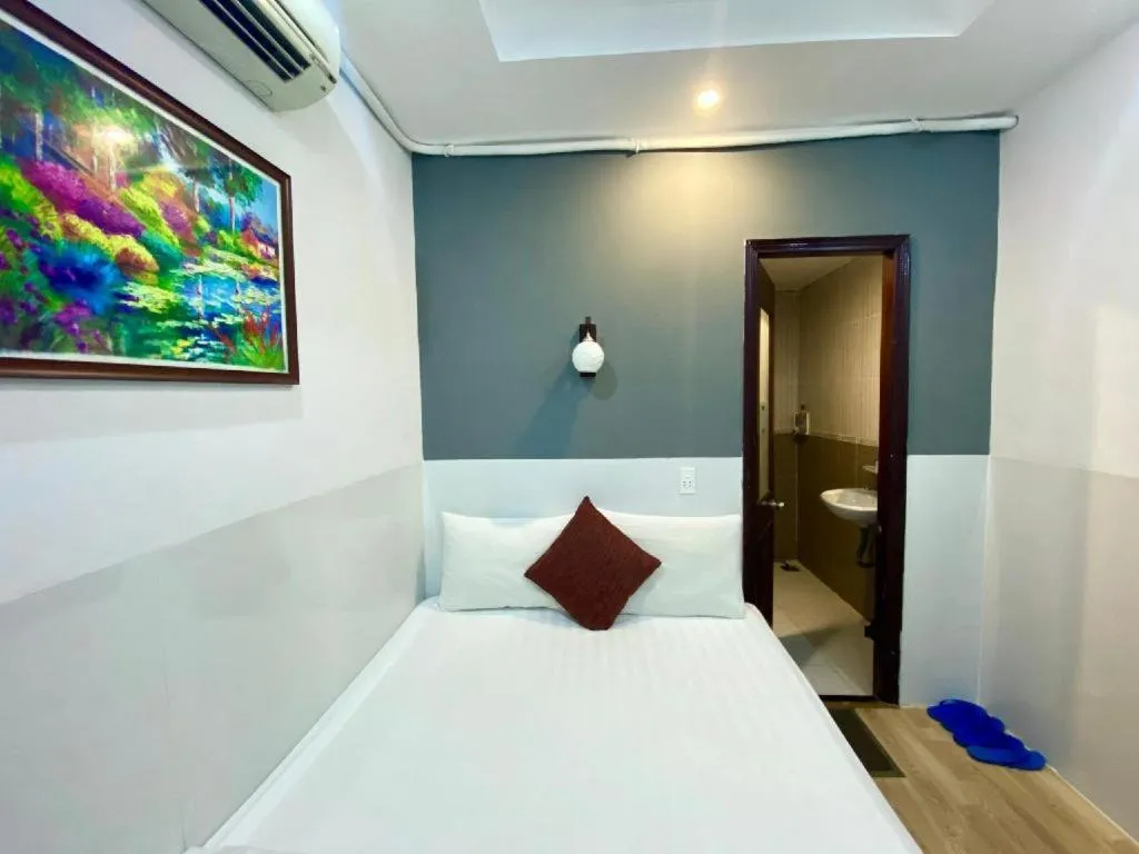 Bed in Mi Linh Hotel