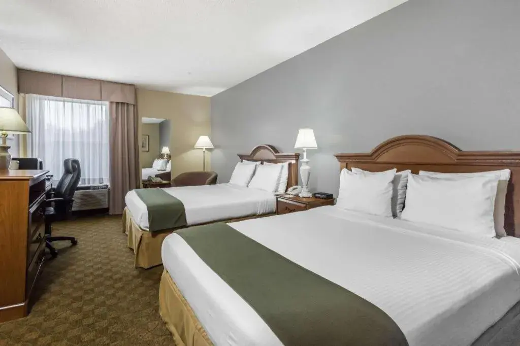 Bed in Days Inn by Wyndham Selma Bed in Days Inn by Wyndham Selma