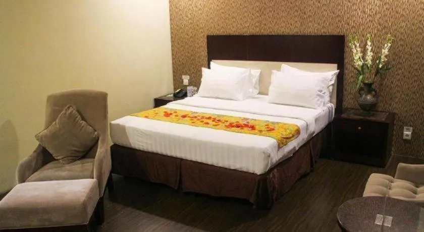 Bed in Narita Classic Hotel