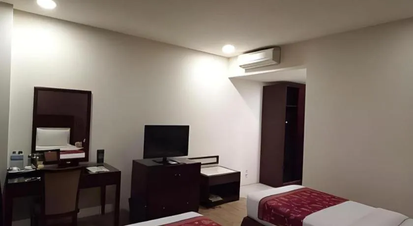 Bed in Narita Classic Hotel