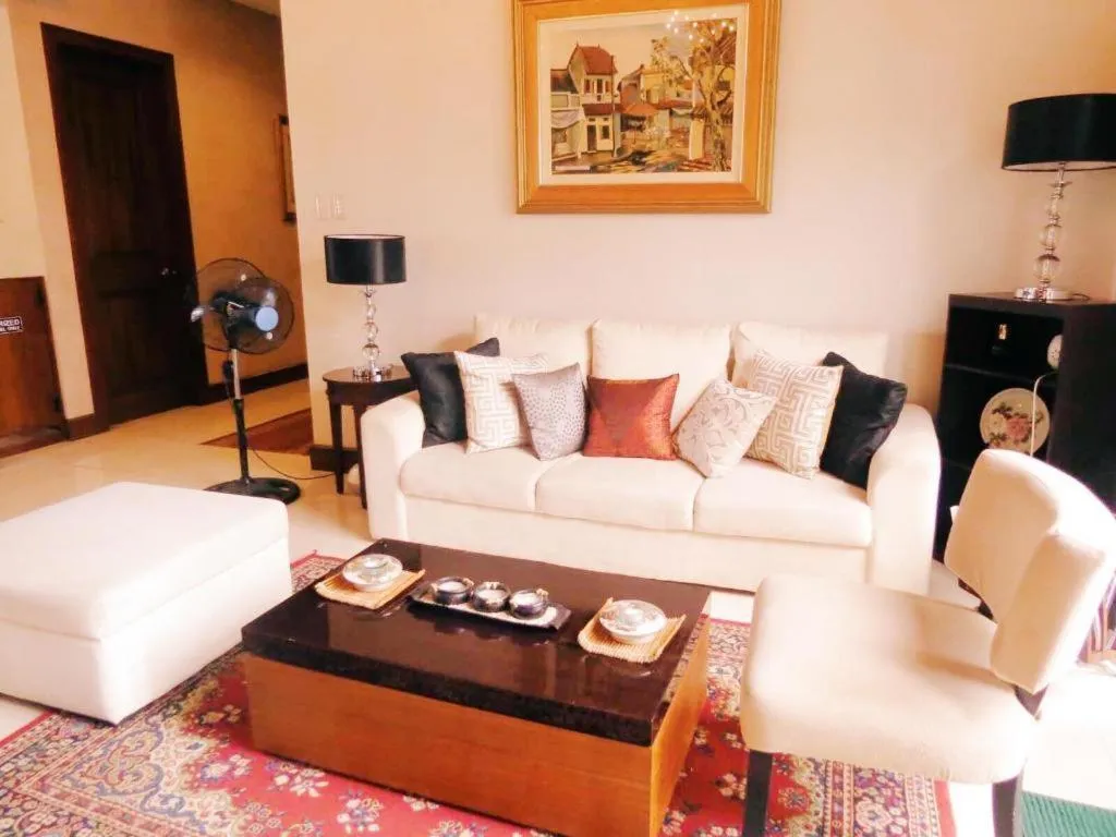 Country Chateau Hotel