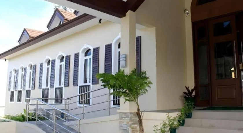 Country Chateau Hotel