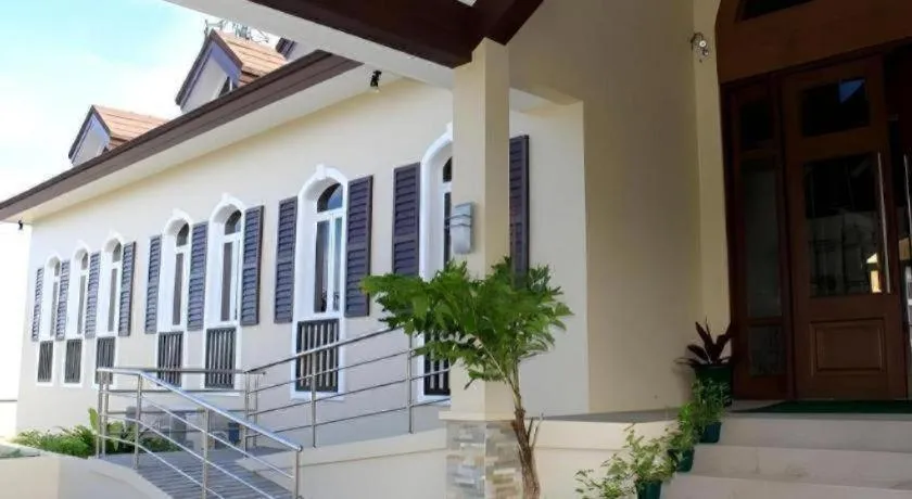 Country Chateau Hotel